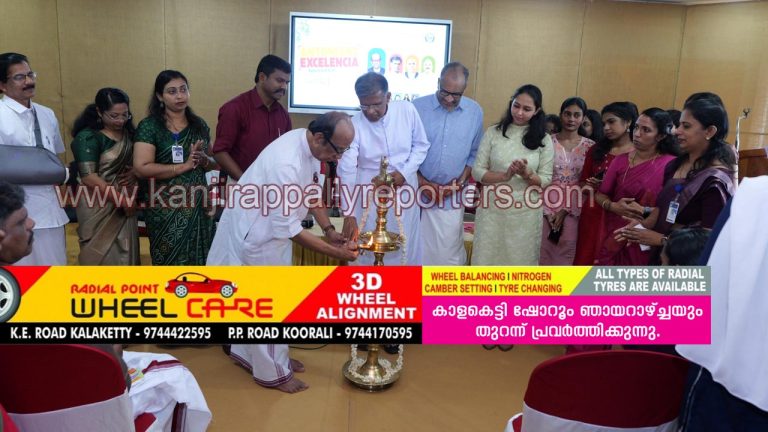 റാങ്ക് നേട്ടം കൈവരിച്ച വിദ്യാർത്ഥികൾക്ക് സ്വർണ്ണ മോതിരം നൽകി